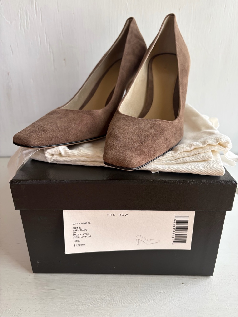 The Row Suede Square-Toe Pumps – Goatskin Suede – Made in Italy - Picture 8 of 11